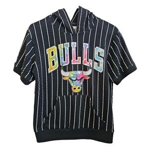 NBA Chicago Bulls Short Sleeve Hoodie Black White Pin Stripe Size Small